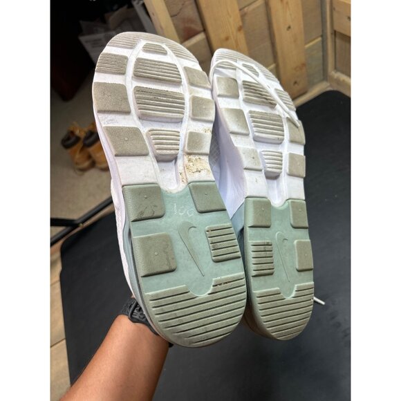 Nike Womens Air Max Motion 2 Shoes White/Gray Size 10 Lightweight - Picture 8 of 9